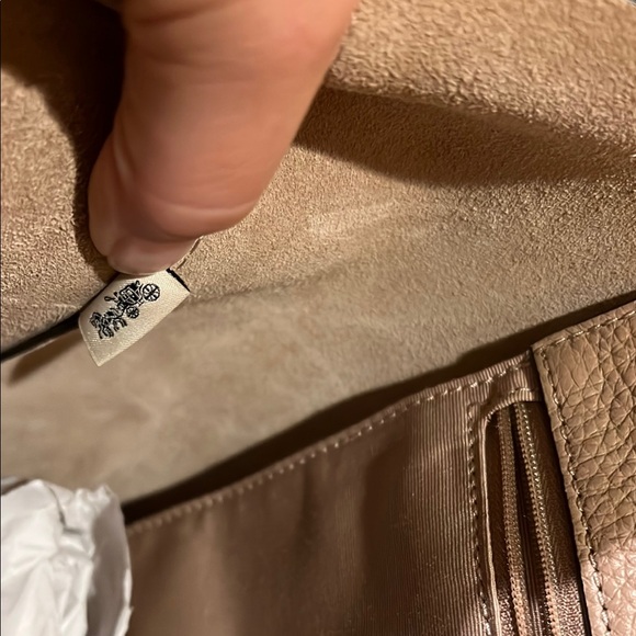 Coach White Pebbled Leather Tote Bag with Signature Hardware - Picture 5 of 7